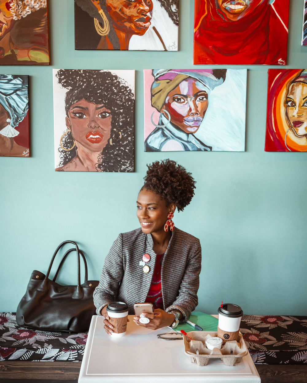 woman sitting in coffee shop